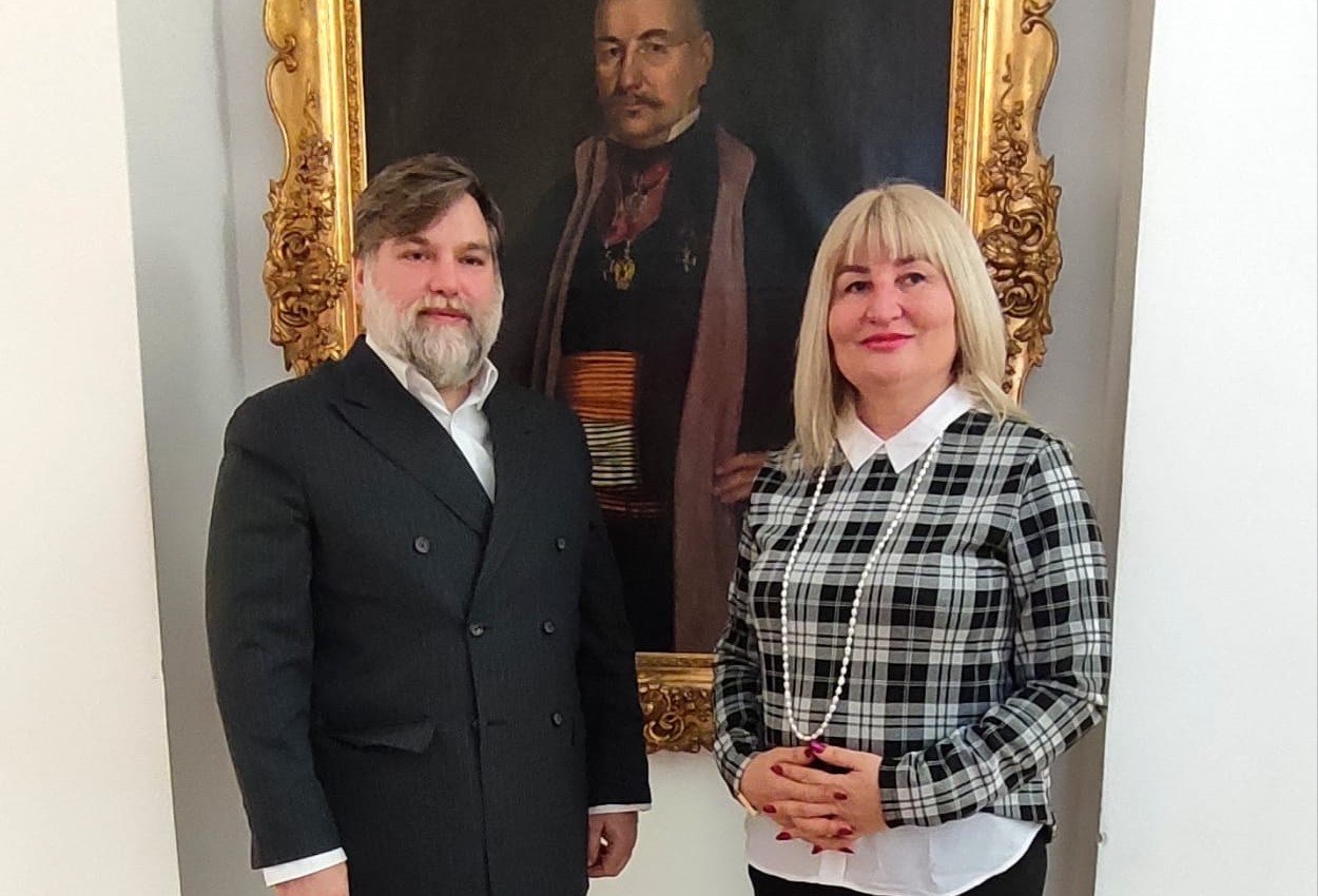 Проф. Светлана Матић и Њ.Е. амбасадор Благојевић